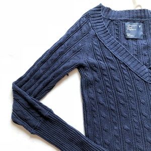 AEO: Basic Navy Sweater